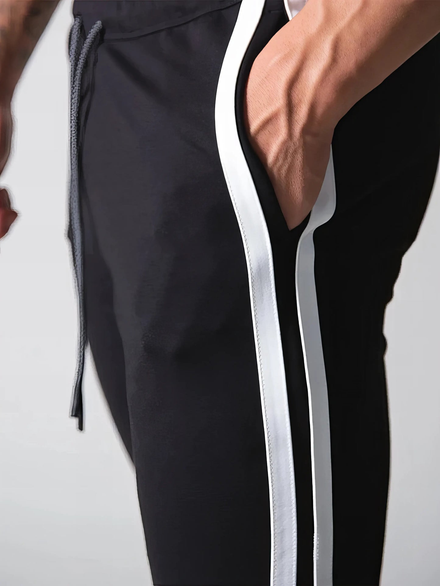 Sculpt Stripe Training Jogger